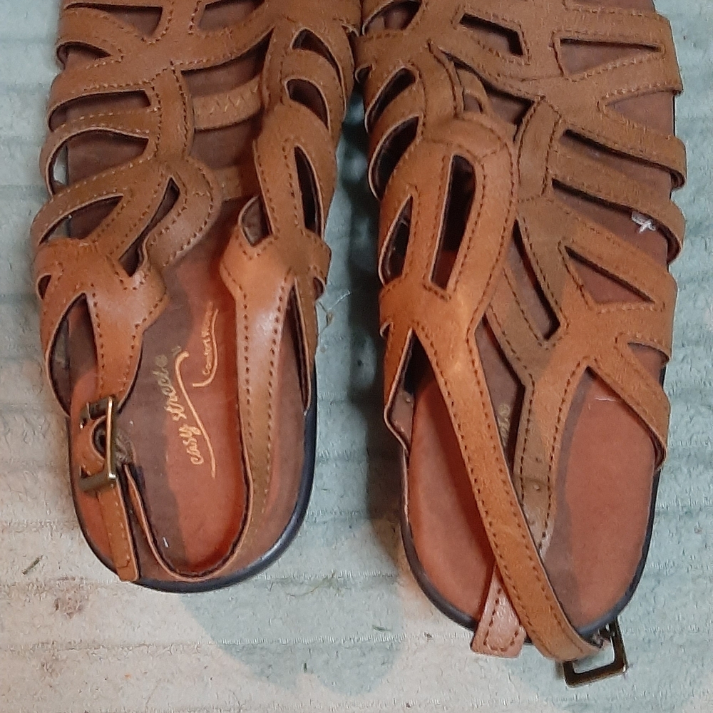 Easy Street Women's Tan Strappy Sandals